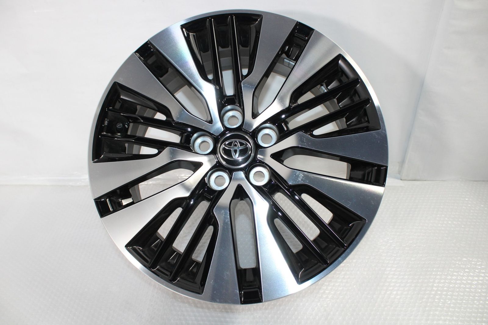 新車外し トヨタ ホイール 4本セット ヴェルファイア 30系 ナット センターキャップ付き 18インチ 7 5 J アルファード H 80 byebye
