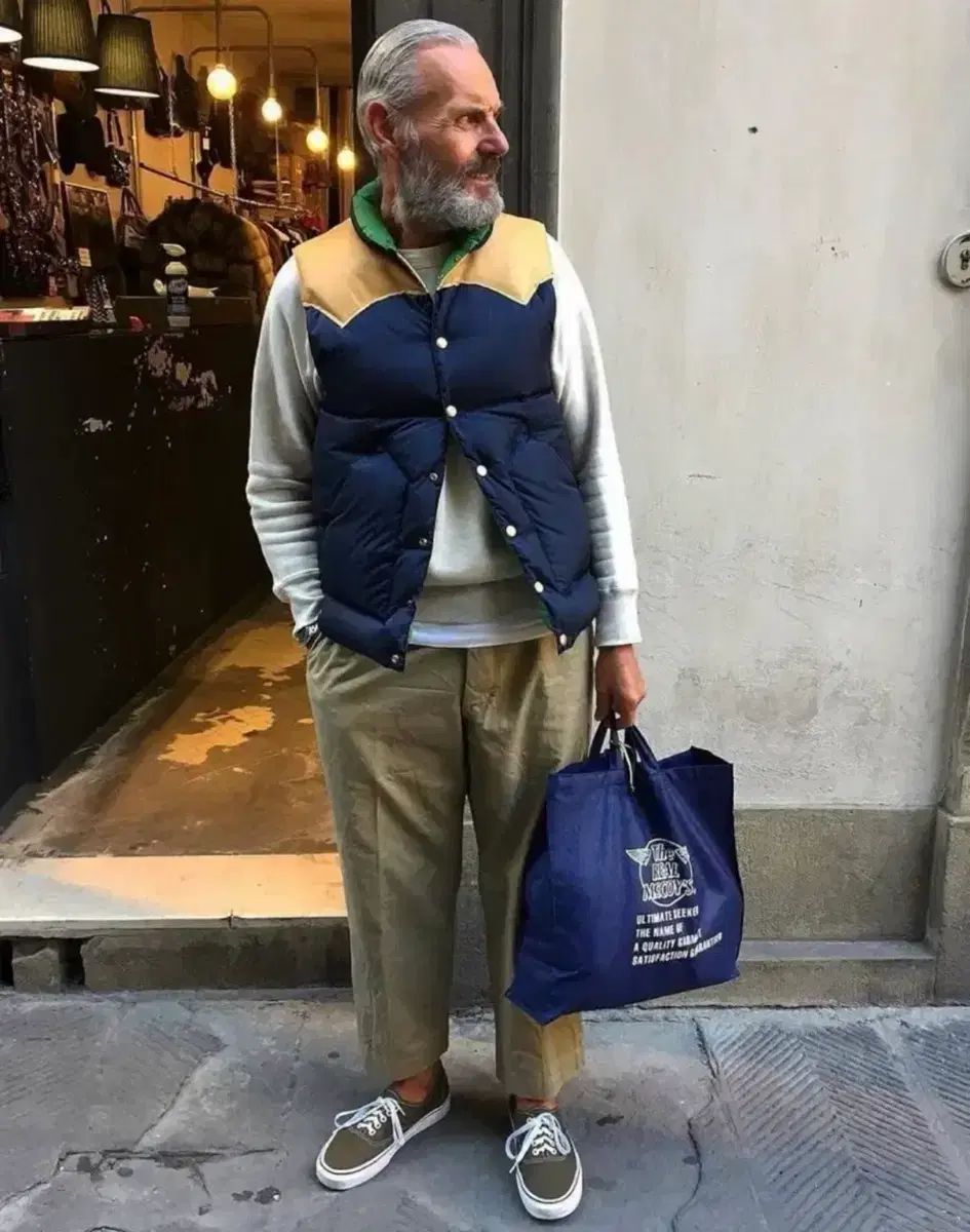 ぼっち ざ ろっく CHIMIマウンテンフェザーベスト 110