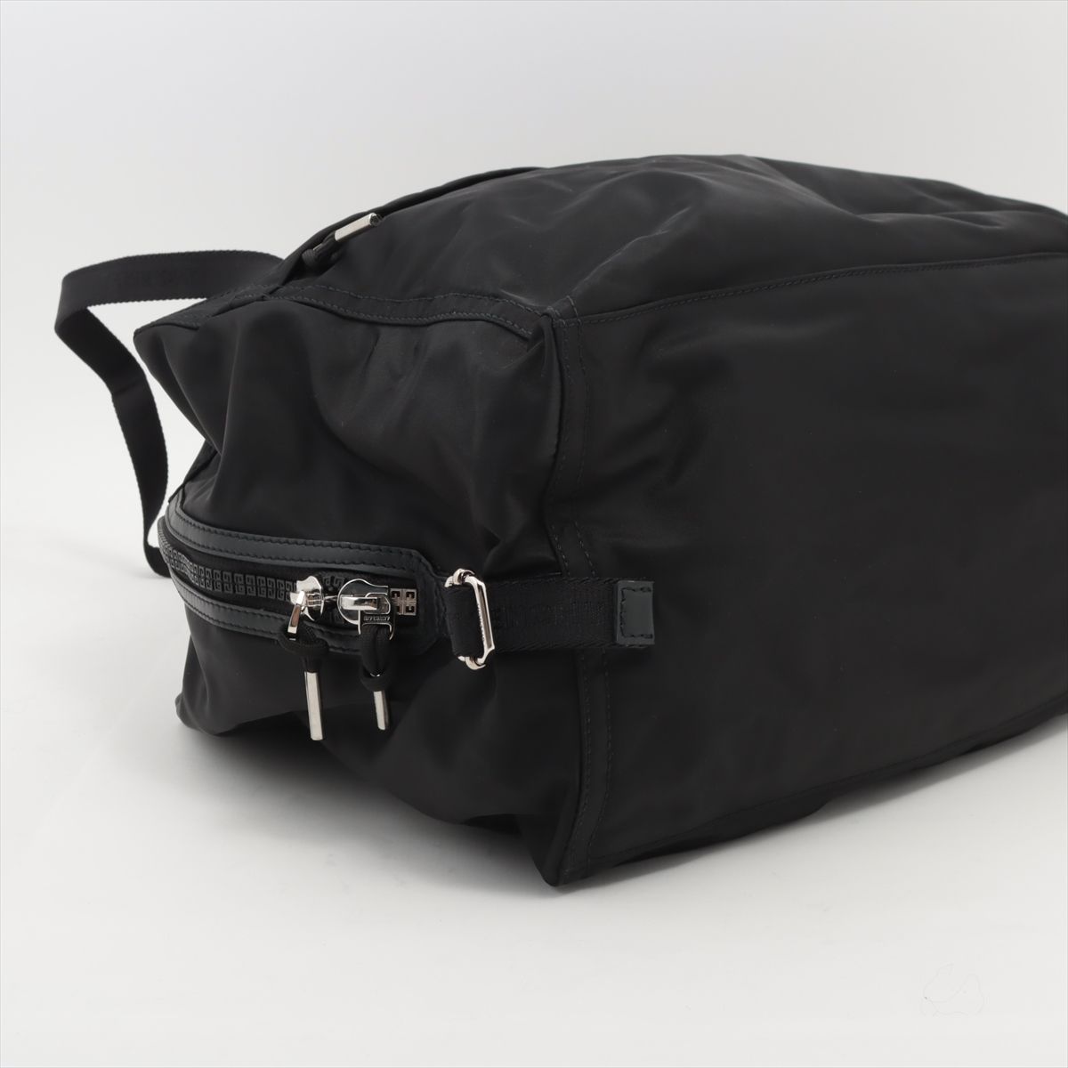 極美品 ジバンシー ナイロン ショルダーバッグ 斜め掛け