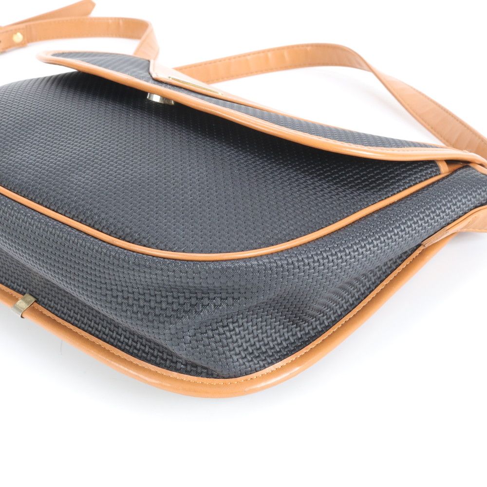 極美品 ヴィンテージ YSL イヴ サンローラン 三角プレート クロス