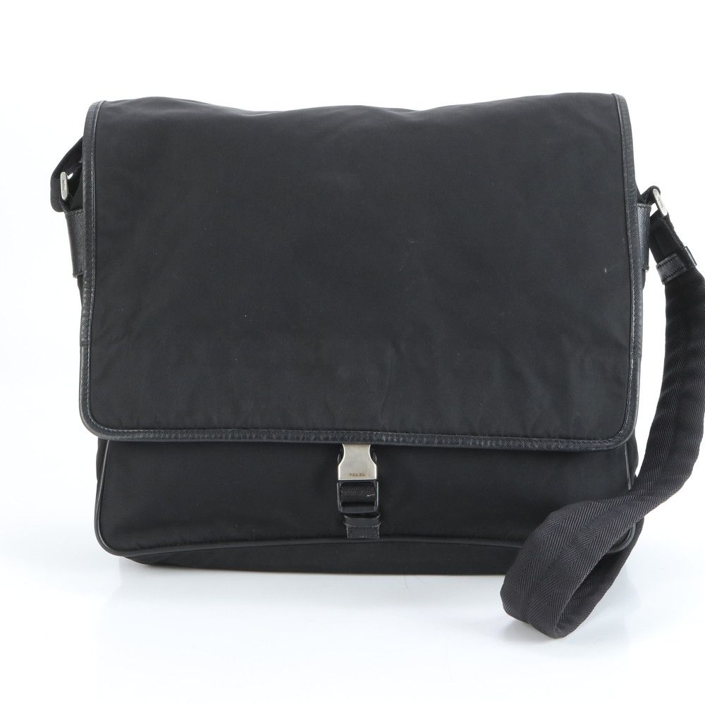 プラダ テスート ナイロン レザー ショルダーバッグ 斜め掛け メッセンジャー 通勤 ブラック 黒 A 4 メンズ ECM CX 44-10