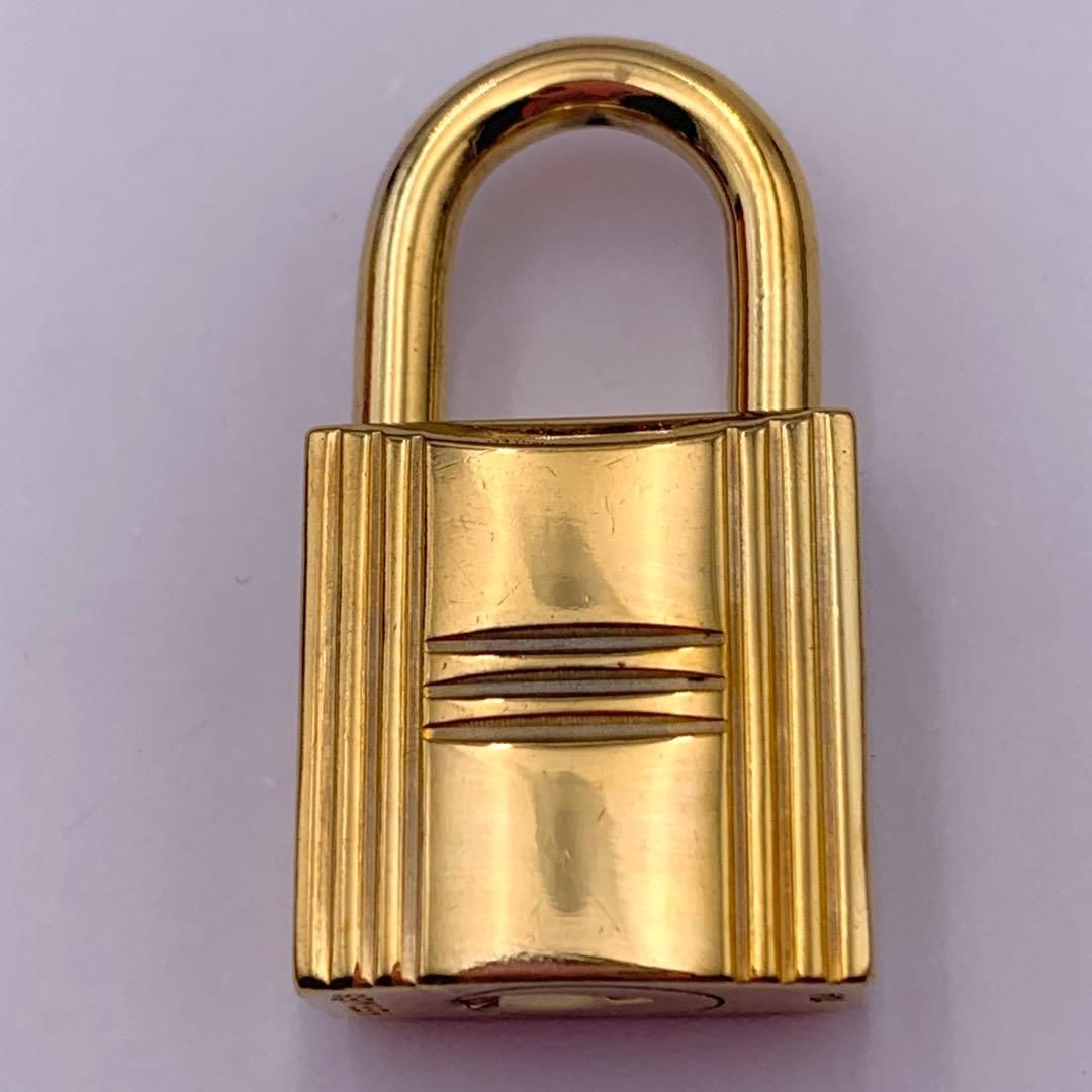 ▲HERMES エルメス カデナ　24Kメッキ　No.104　104番　鍵付き エルメス カデナ 24Kメッキ No.104 104番 鍵付き カデナキー