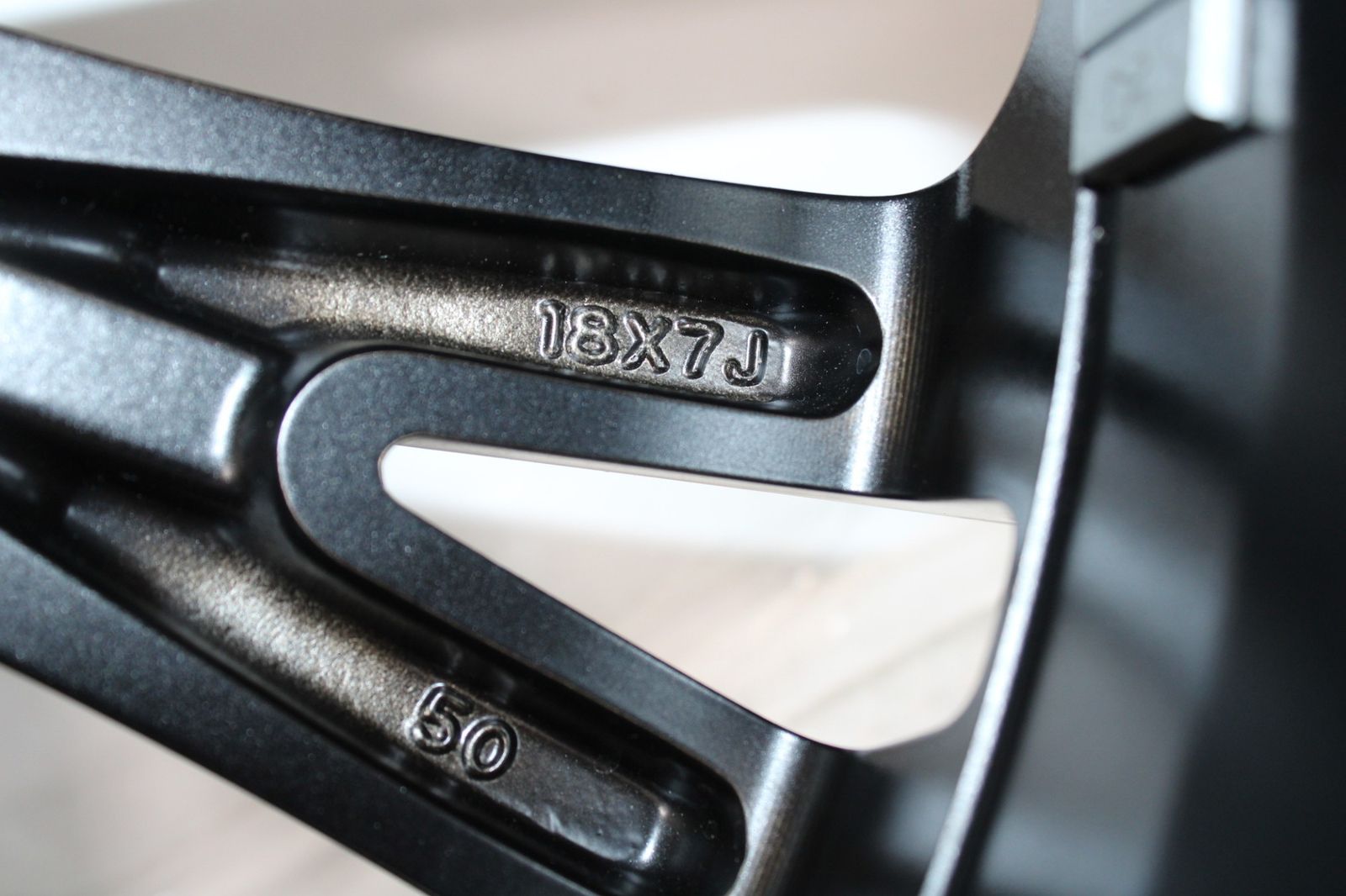  新車外し トヨタ ヤリスクロス ホイール 4本セット ナット センターキャップ 18インチ 7 J カーパーツ H 65 byebye 18インチ ホイール