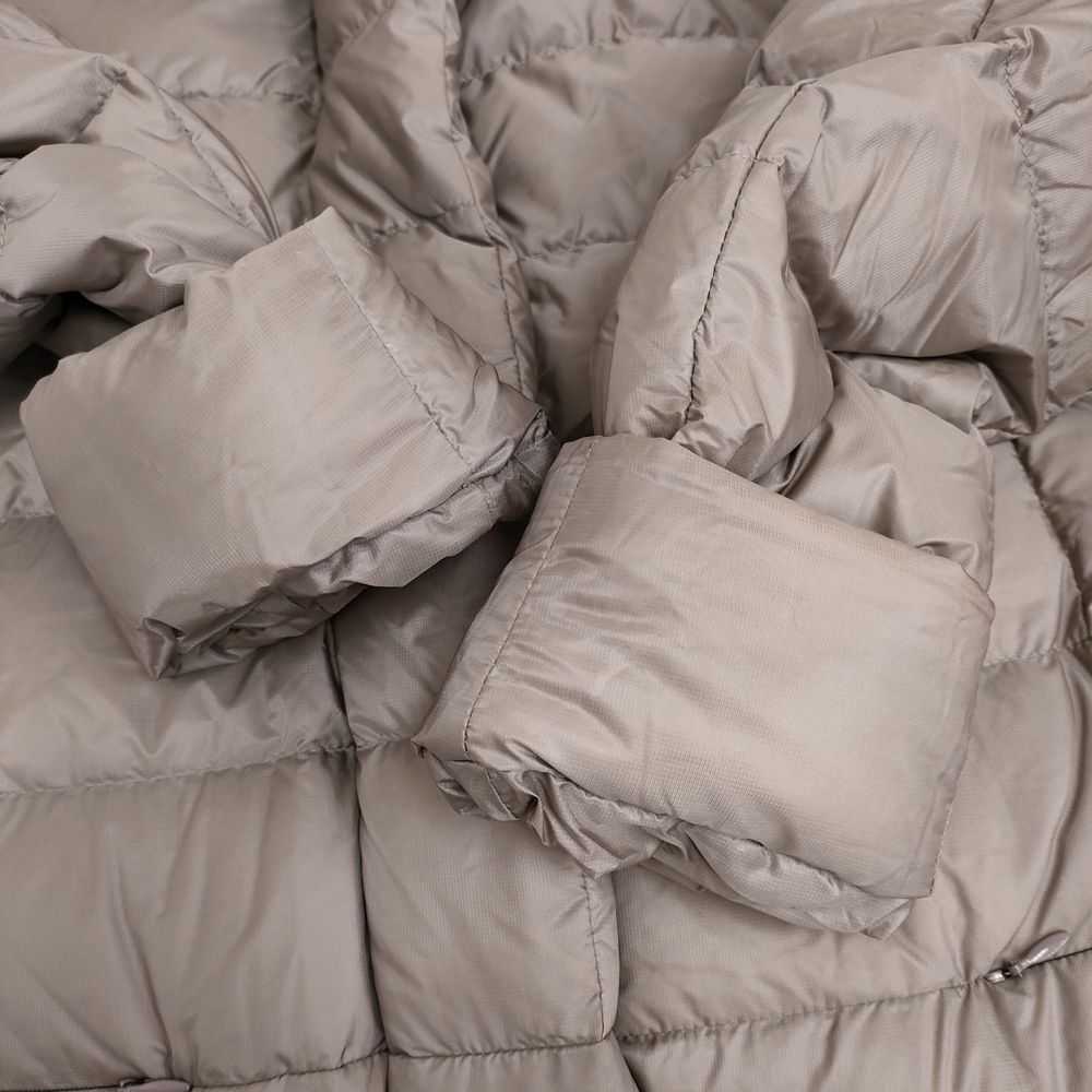 Haat ISSEY MIYAKE HA23FD576 サイズ2 ダウンジャケット グレージュ