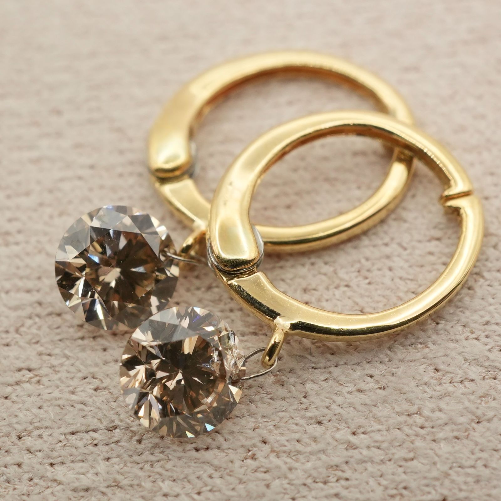 ピアリング 0.80 ct ダイヤ K 18 フープ イヤリング 25-1915 S