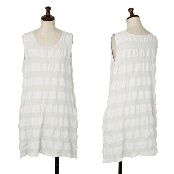 イッセイミヤケ ミーISSEY MIYAKE me 製品染めボーダーノースリーブ