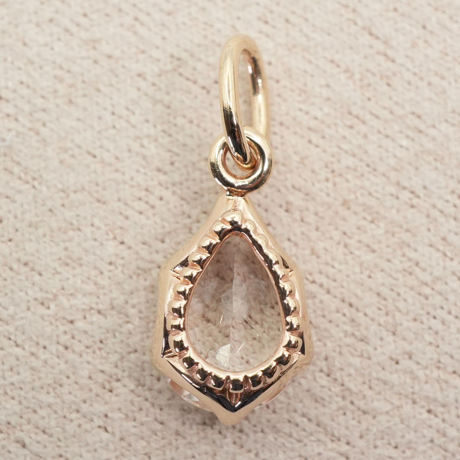 ネックレストップ