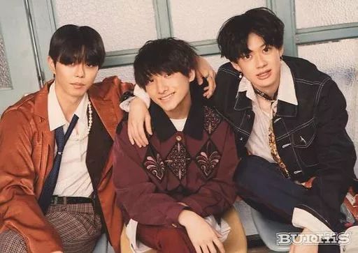 中古】生写真(男性) BUDDiiS/FUMINORI・SEIYA・FUMIYA/横型・膝上