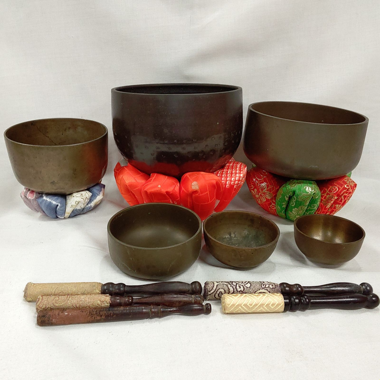 中古品・おりん6丁 おりん棒5本 お座布団3枚 セット Q728