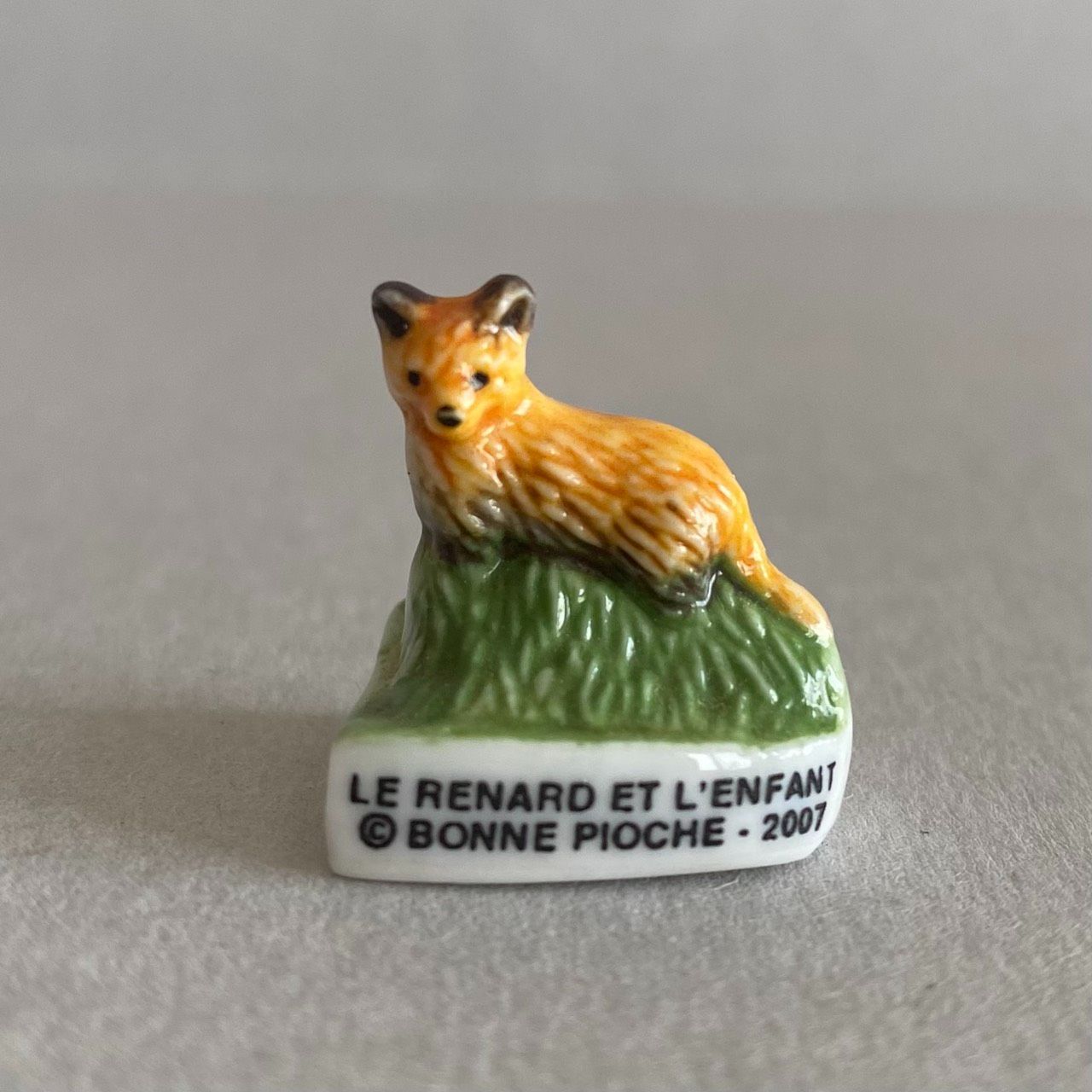 キツネのフェーブ／きつねと私の12か月／フランス雑貨／陶器ミニチュア