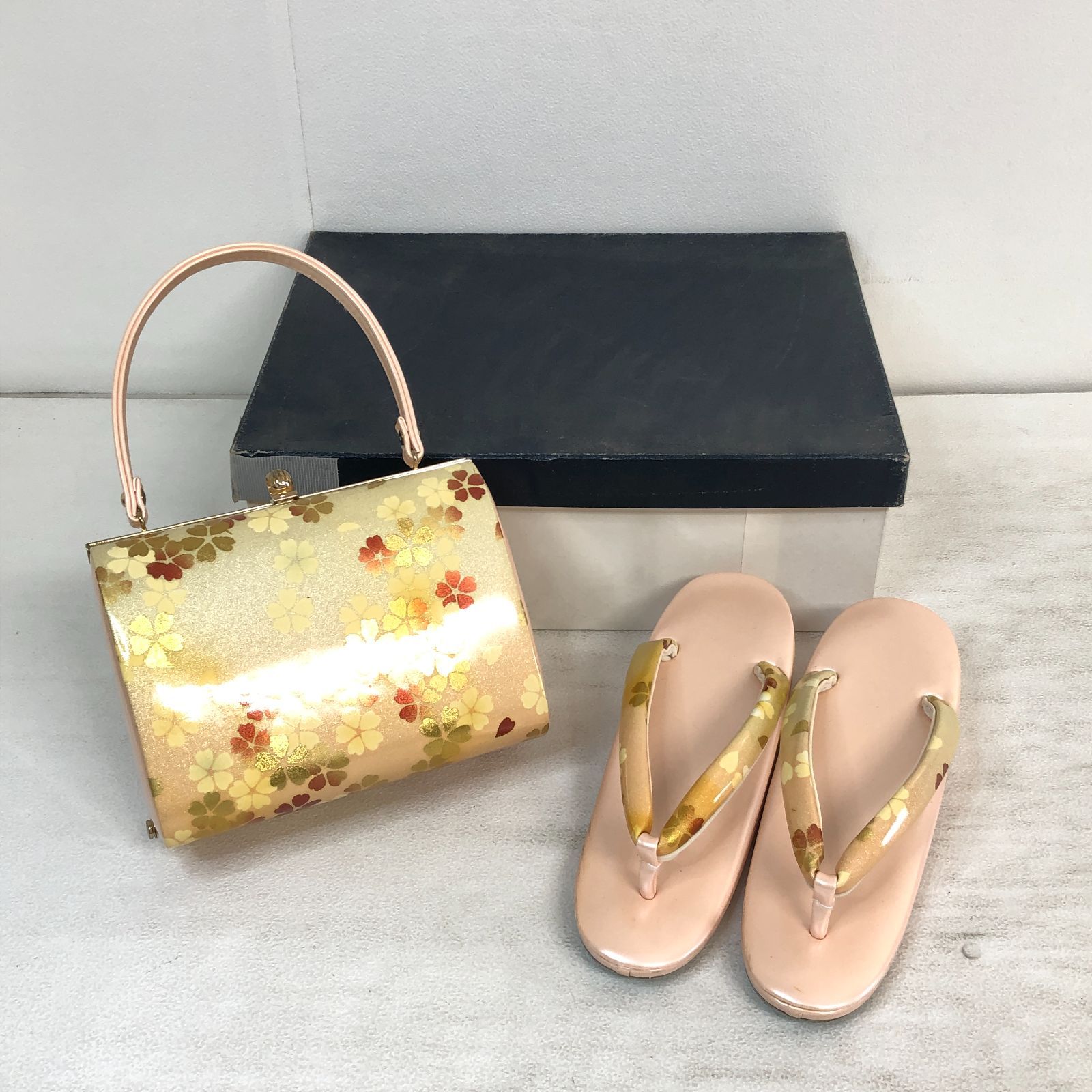 和装用バッグと草履セット　新品未使用　美品　ゴールド　桜　成人式　結婚式 SOUBIEN（創美苑） 草履バッグセット 成人式 草履 バッグ 振袖