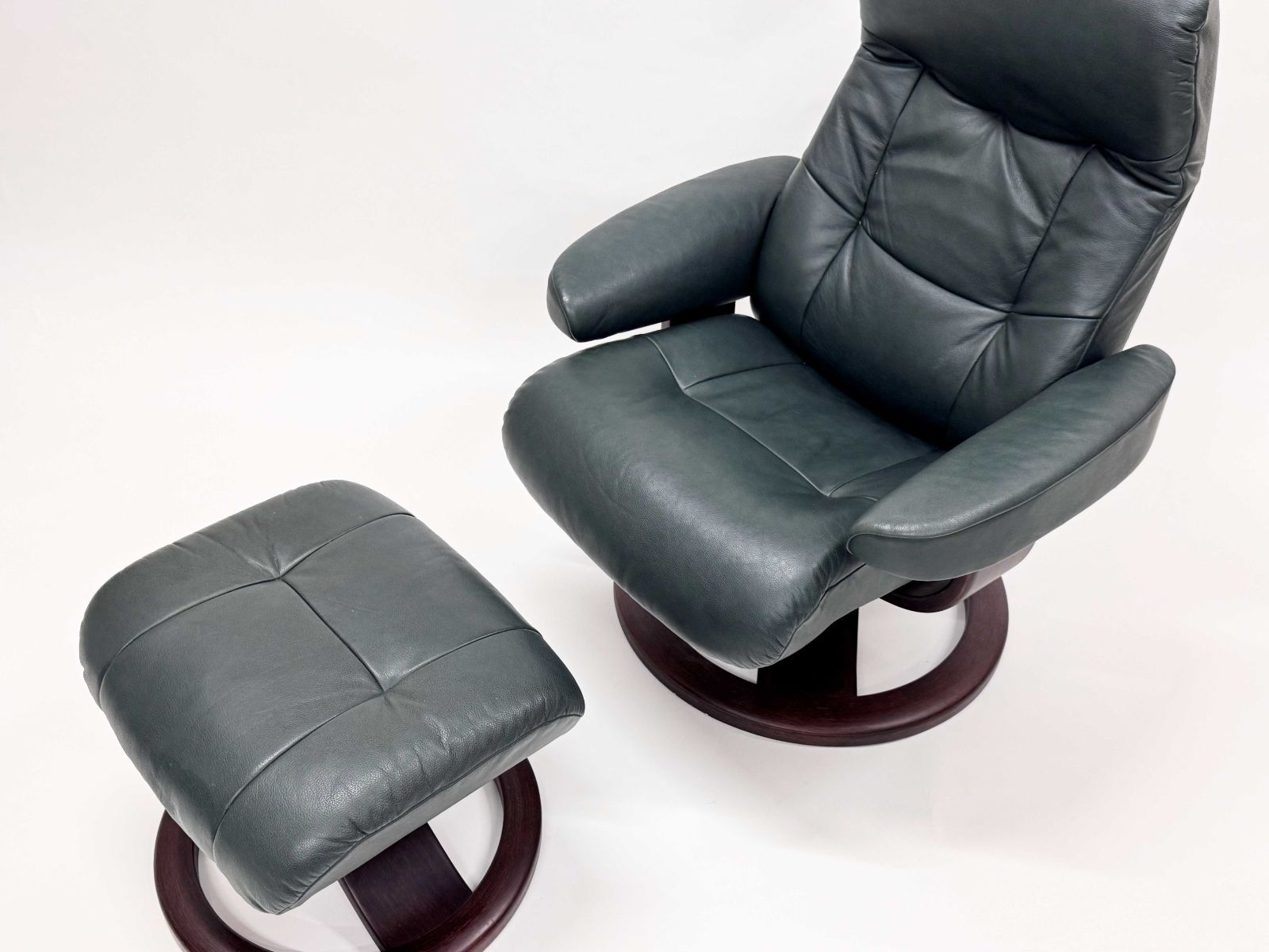 北欧ノルウェー Hjellegjerde イエリアーダ 本革 リクライニングチェア