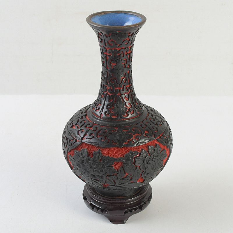 中国 剔紅 堆朱 堆黒 内七宝 花文瓶 唐木台付 M S455 - メルカリ