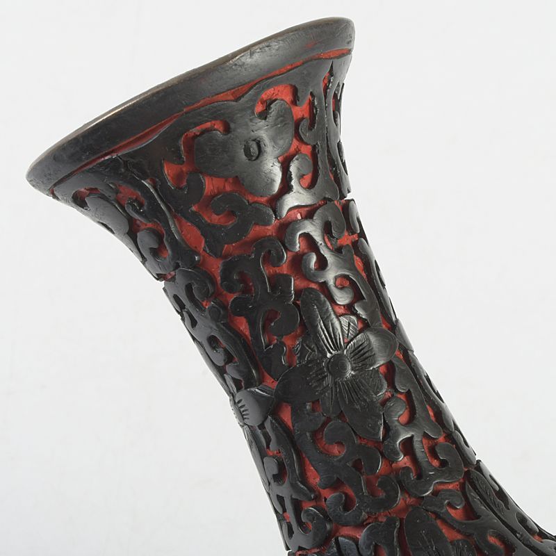 中国 剔紅 堆朱 堆黒 内七宝 花文瓶 唐木台付 M S455 - メルカリ