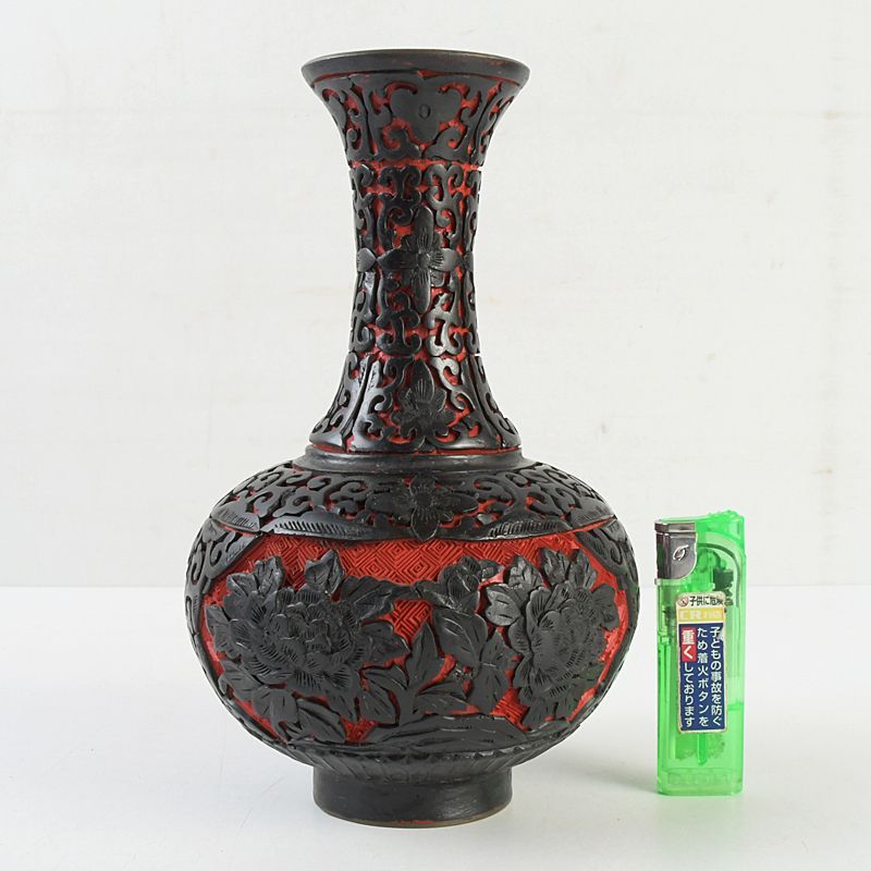 中国 剔紅 堆朱 堆黒 内七宝 花文瓶 唐木台付 M S455 - メルカリ
