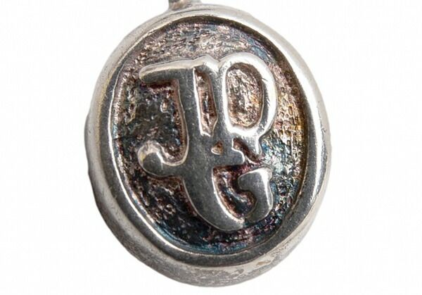 ジャンポールゴルチエJean Paul GAULTIER ロゴピアス シルバー - メルカリ