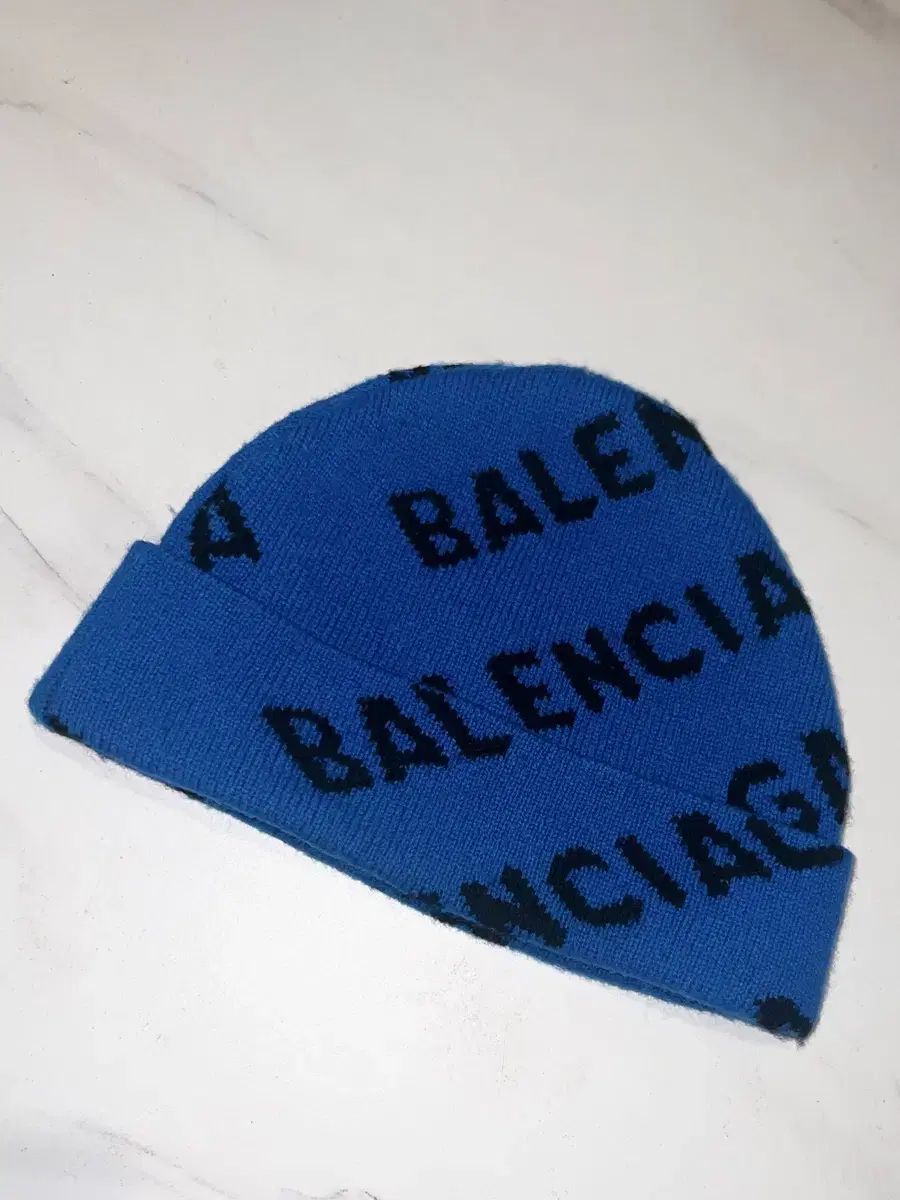 バレンシアガ ロゴ ビーニー ブルー