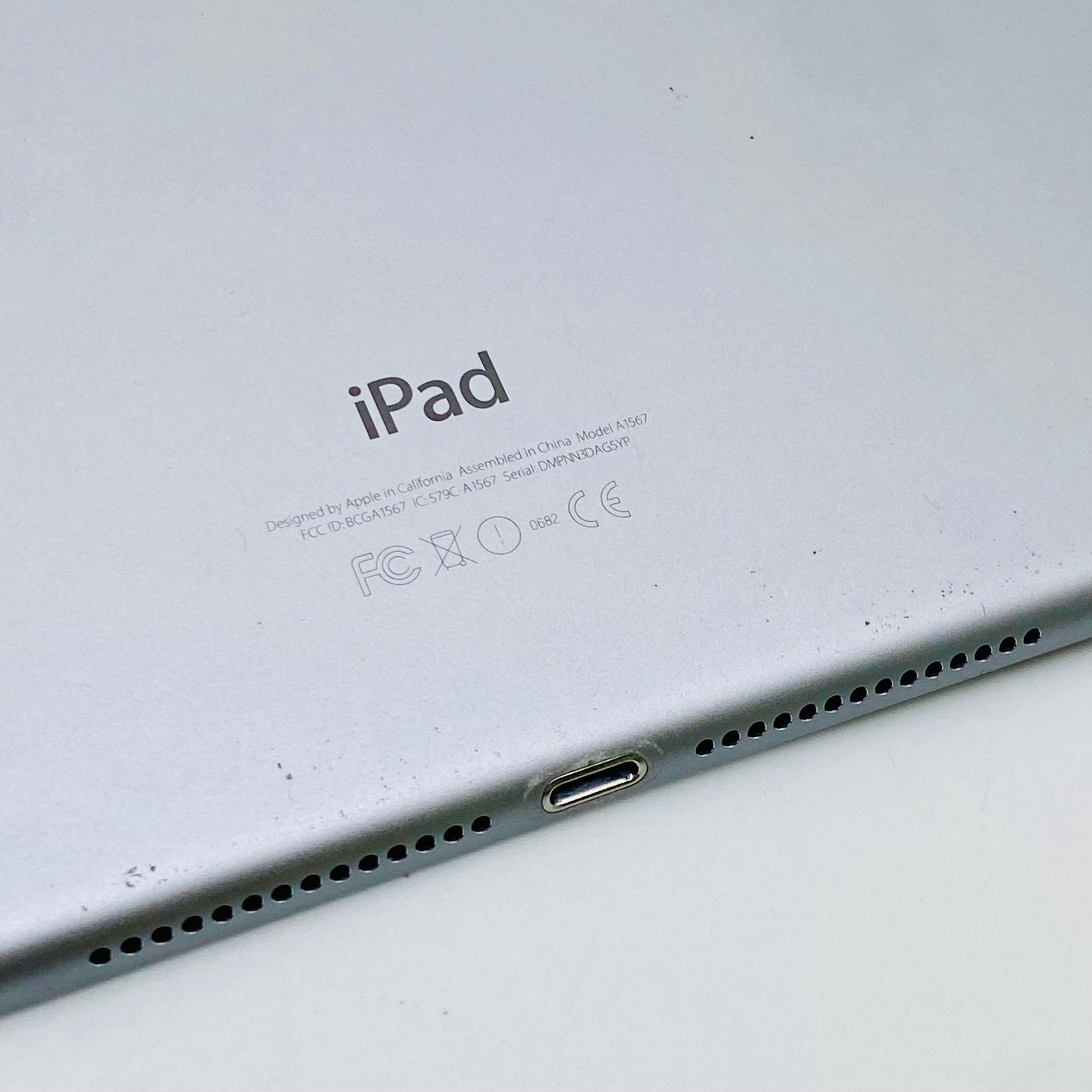 au iPad Air 2 Wi-Fi Cellular 128 GB MGWL J|A スペースグレイ 利用制限〇 iPad mini タブレットバッグ