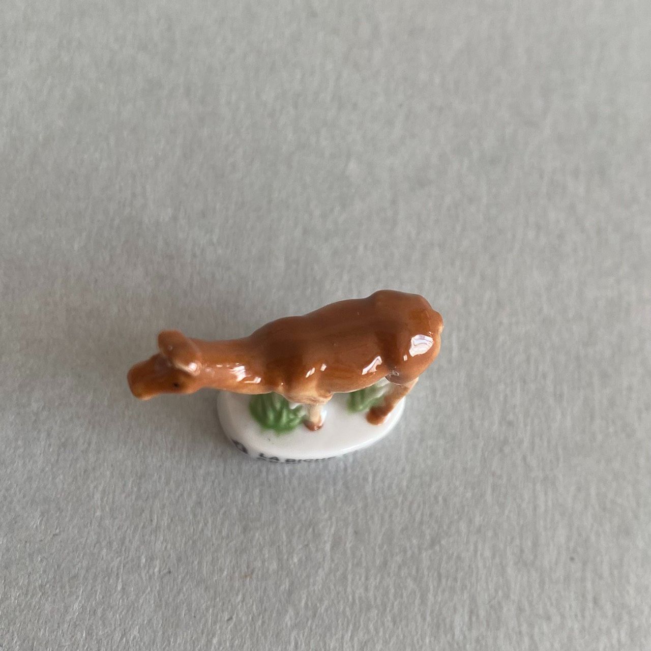 雌鹿のフェーブ／動物／フランス雑貨／陶器ミニチュア／ブロカント