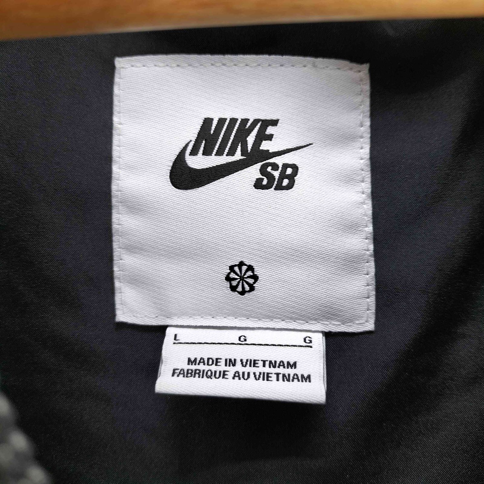 NIKE SB(ナイキスケートボーディング) SWOOSHGRIL SKATE JACKET  メンズ JPN：L 【中古】【ブランド古着バズストア】 ナイキスケートボーディング NIKE SB SWOOSHGRIL SKATE JACKET メンズ