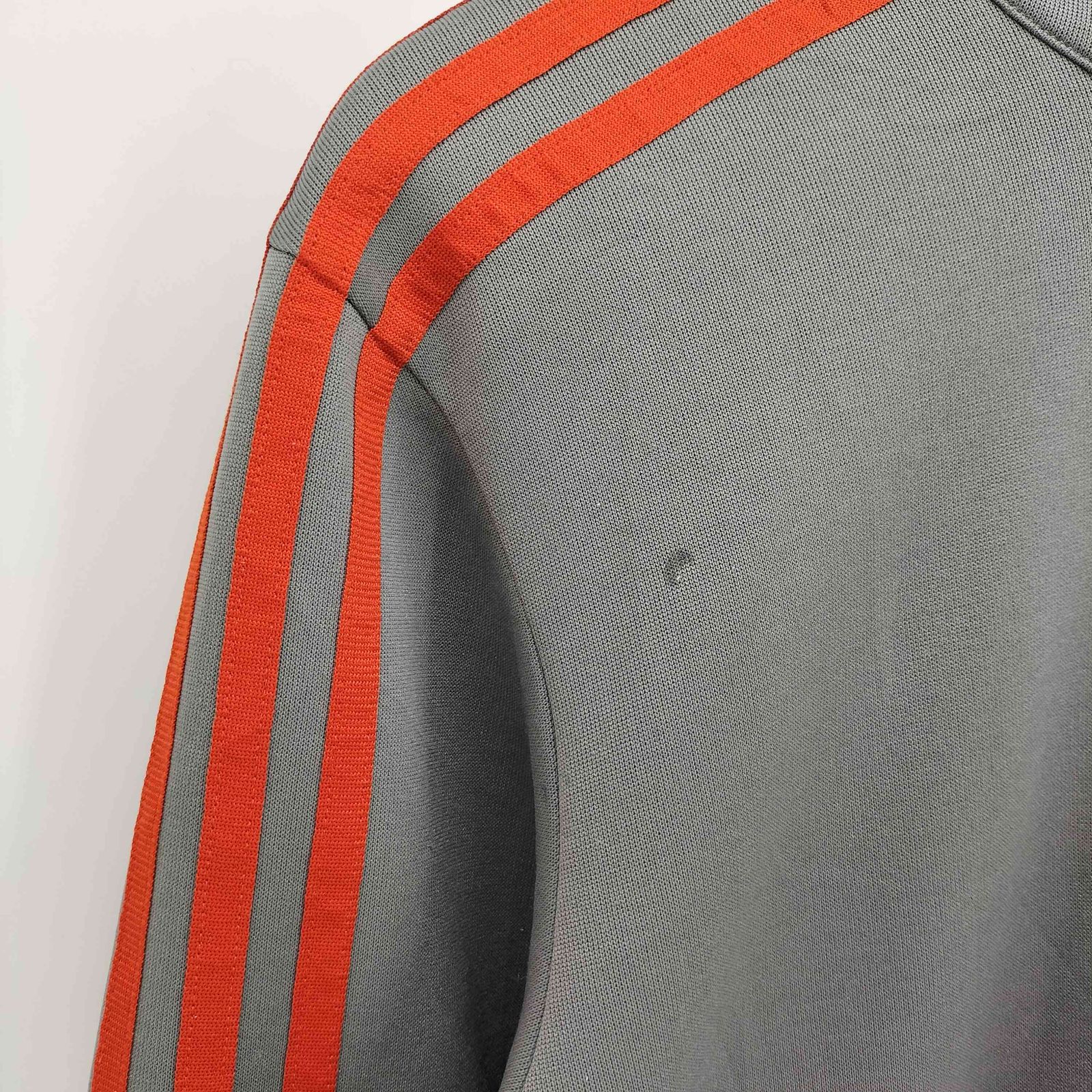 adidas Originals(アディダスオリジナルス) 00S トレフォイルロゴ スリーストライプ カスタム 刺繍 プルオーバー フーデッド トラック ジャケット メンズ 表記無 【中古】【ブランド古着バズストア】 アディダスオリジナルス adidas Originals 00S トレフォイルロゴ