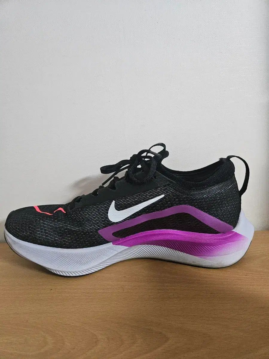 ランニングシューズ