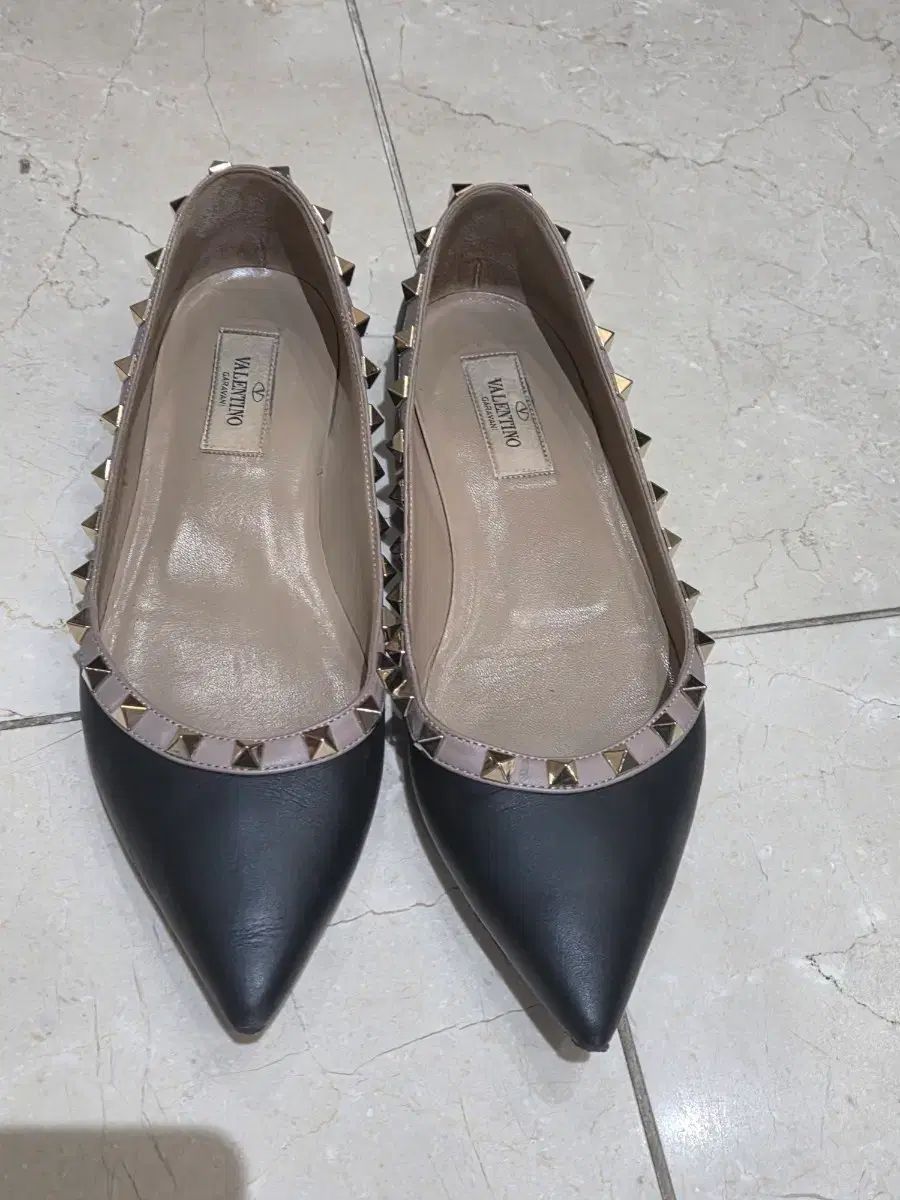 ヴァレンティノ ロックスタッズ フラット ブラック 37.5