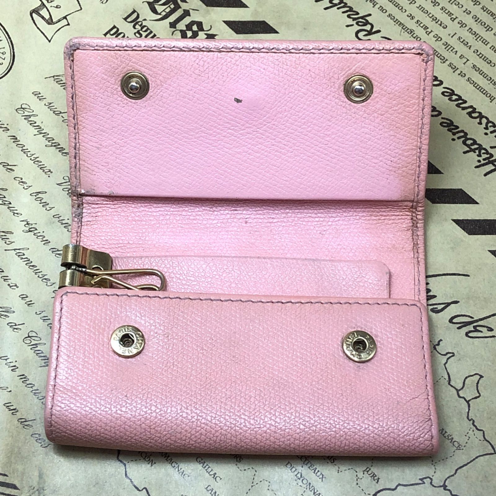 CHANEL ココボタン　キーケース　ピンク シャネル キーケース 鍵フック ココボタン ピンク 6連 FY20 - メルカリ