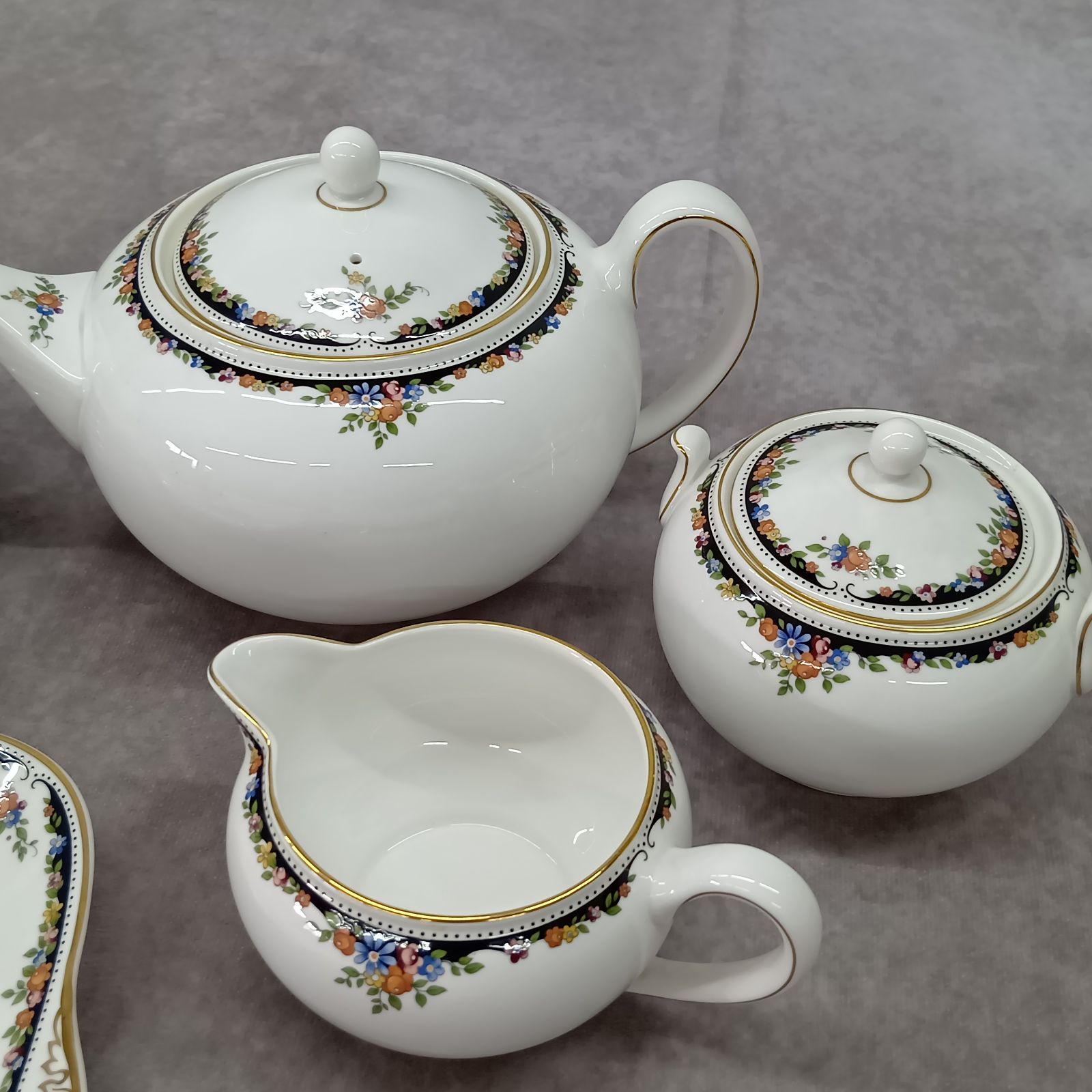 WEDGWOOD ウェッジウッド オズボーン 黒壺マーク 食器セット