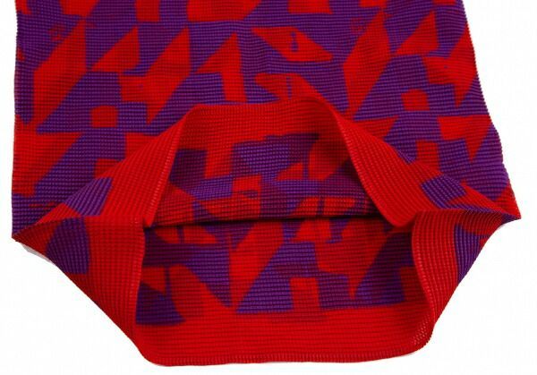 イッセイミヤケミーISSEY MIYAKE me ランダムプリントノースリーブ