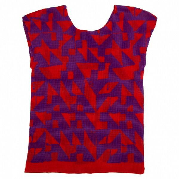 イッセイミヤケミーISSEY MIYAKE me ランダムプリントノースリーブ