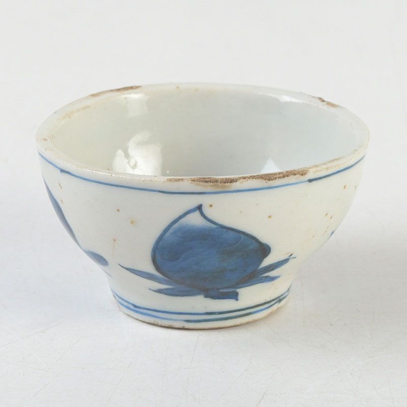 中国 大明成化年製 古渡 青花桃文杯 酒盃 書付箱 C S469 - メルカリ