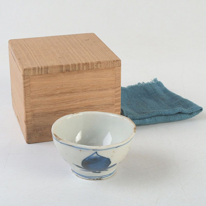 中国 大明成化年製 古渡 青花桃文杯 酒盃 書付箱 C S469 - メルカリ