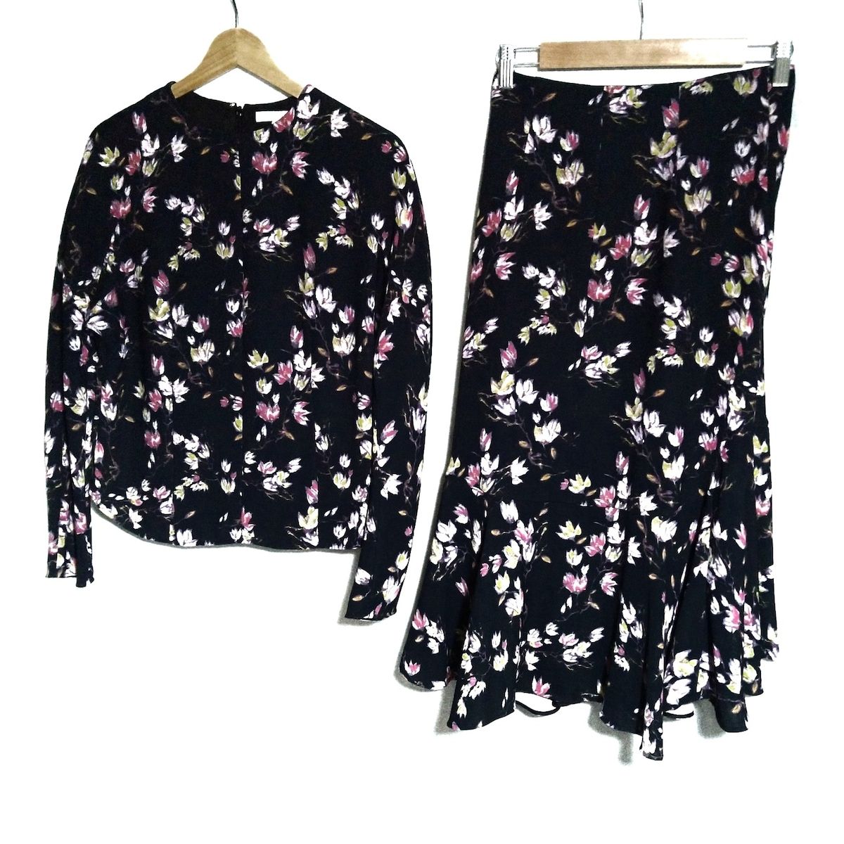 EPOCA エポカ スカートセットアップ レディース 黒 ライトピンク マルチ 花柄