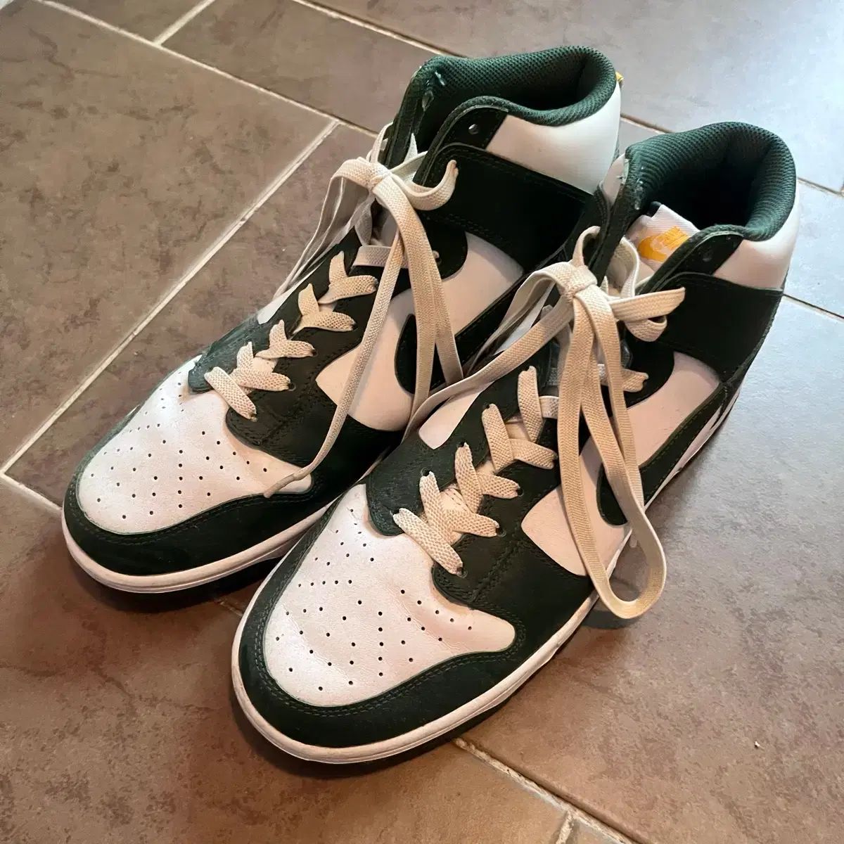 285 NIKE ダンクハイ ノーブルグリーン