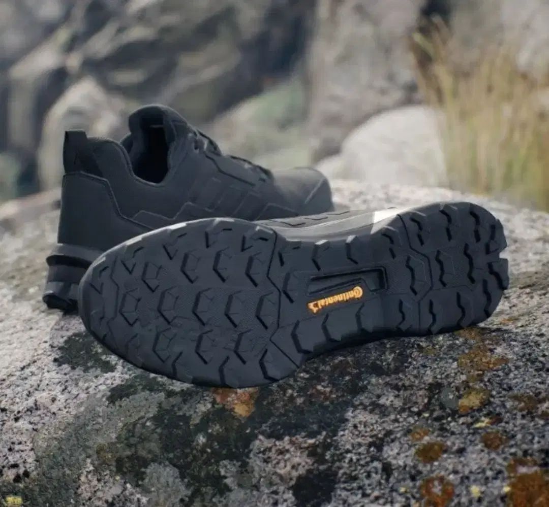  adidas GORE TEX トレッキングシューズ TERREX 登山靴 トレッキングシューズ アウトドアシューズ