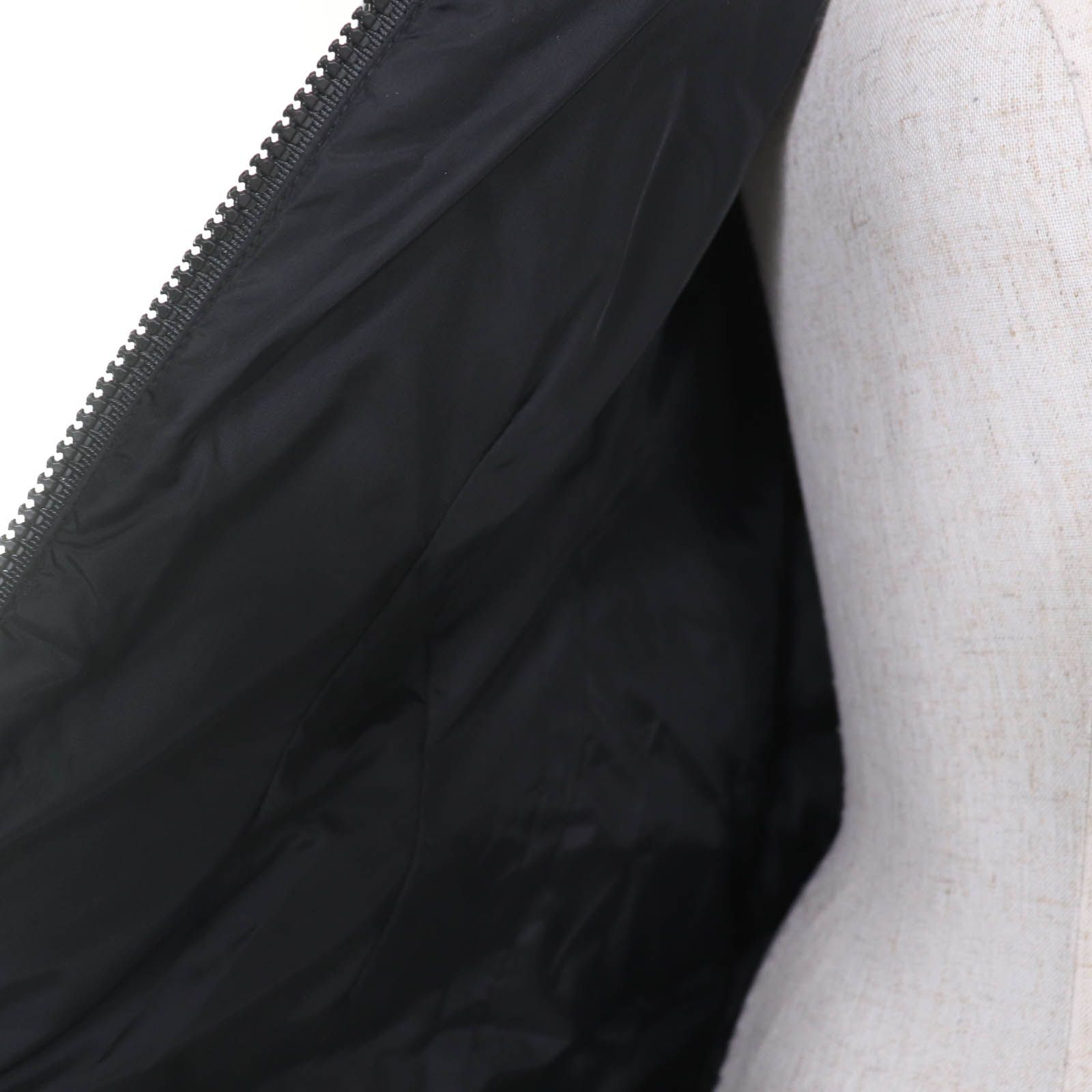 美品☆MONCLER モンクレール BETULONG ロゴワッペン・フード付 ZIP UP