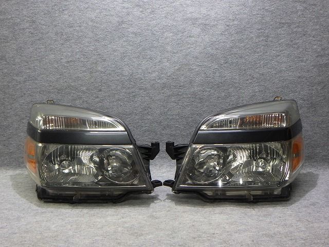 ヴォクシー ヘッドライト左右 HID AZR60/65 後期 28-183 V6 バラスト付