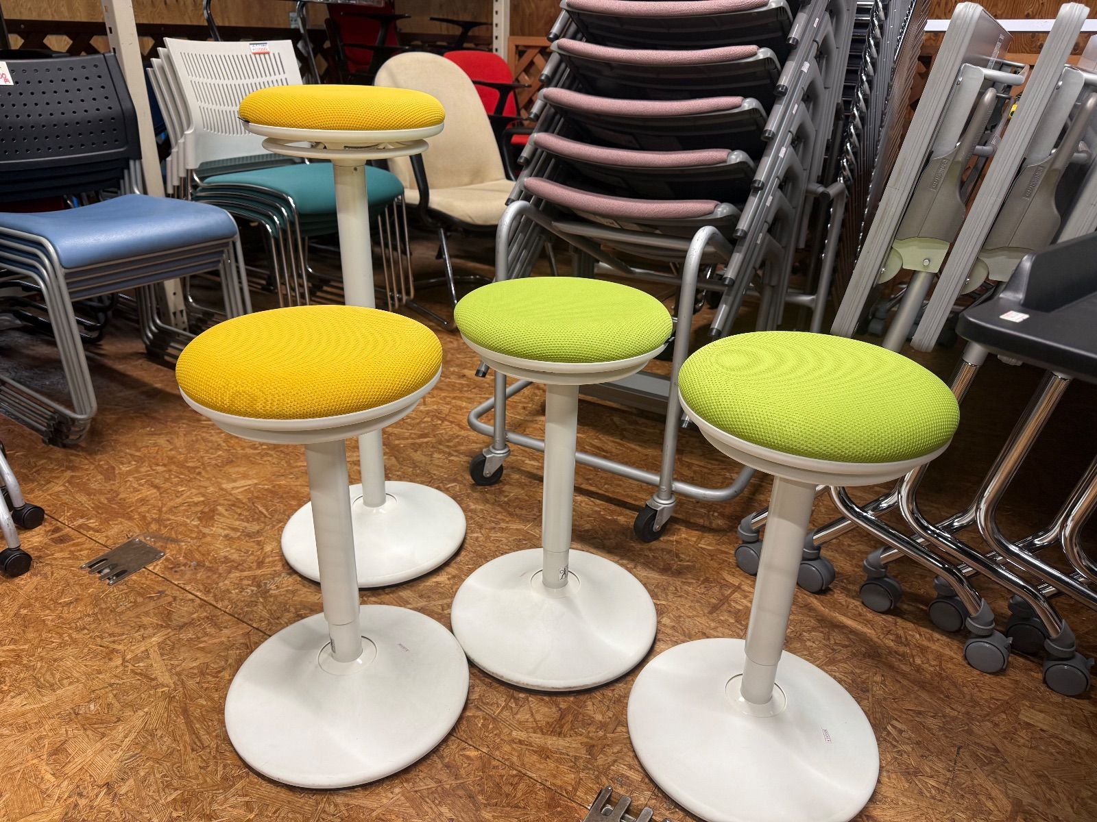 定価6万 配送 スイング脚 オカムラ ピルエット L122EZ 「座る」と