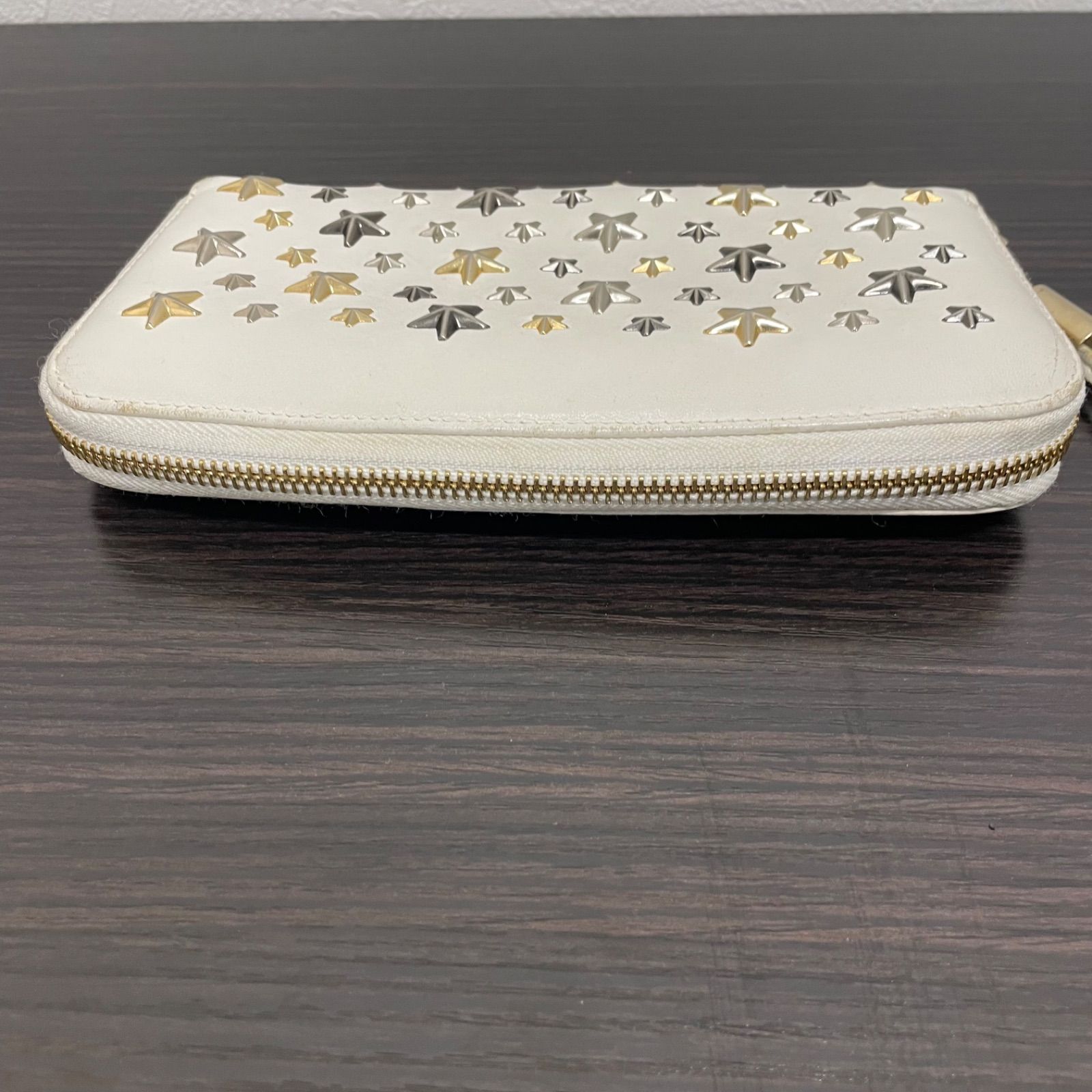 JIMMY CHOO ジミーチュウ 長財布 スタッズ入り ラウンドファスナー