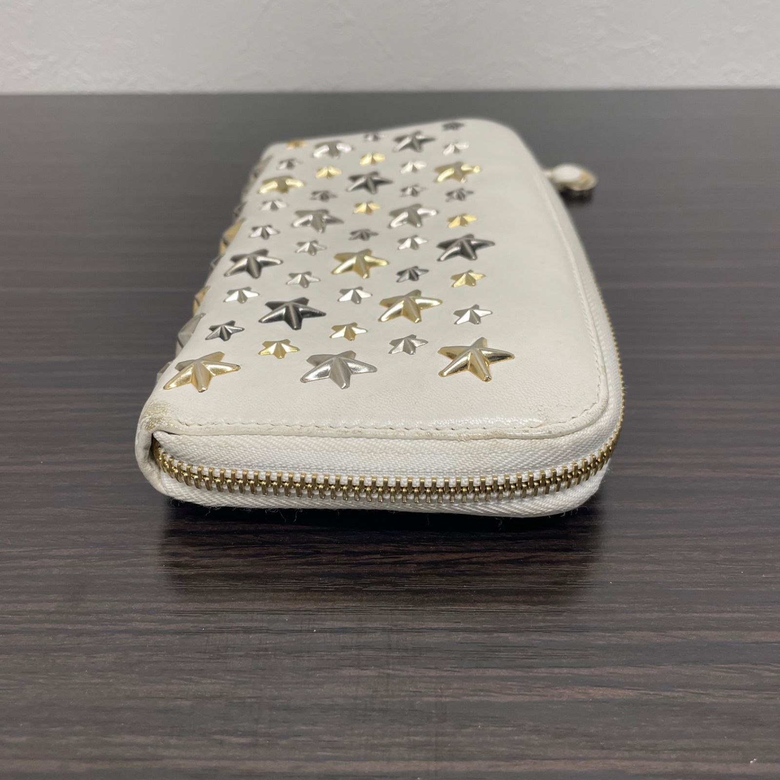 JIMMY CHOO ジミーチュウ 長財布 スタッズ入り ラウンドファスナー