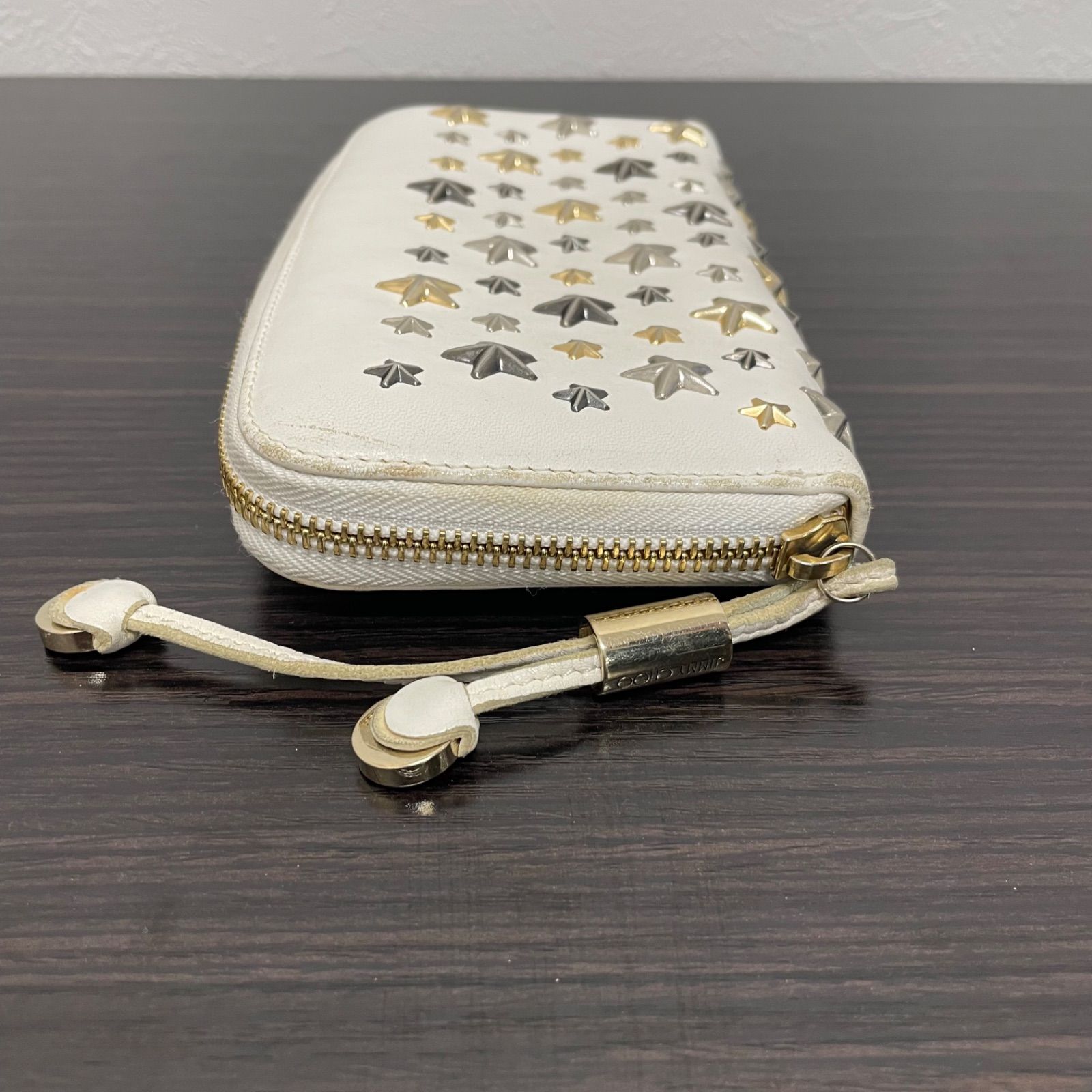 JIMMY CHOO ジミーチュウ 長財布 スタッズ入り ラウンドファスナー