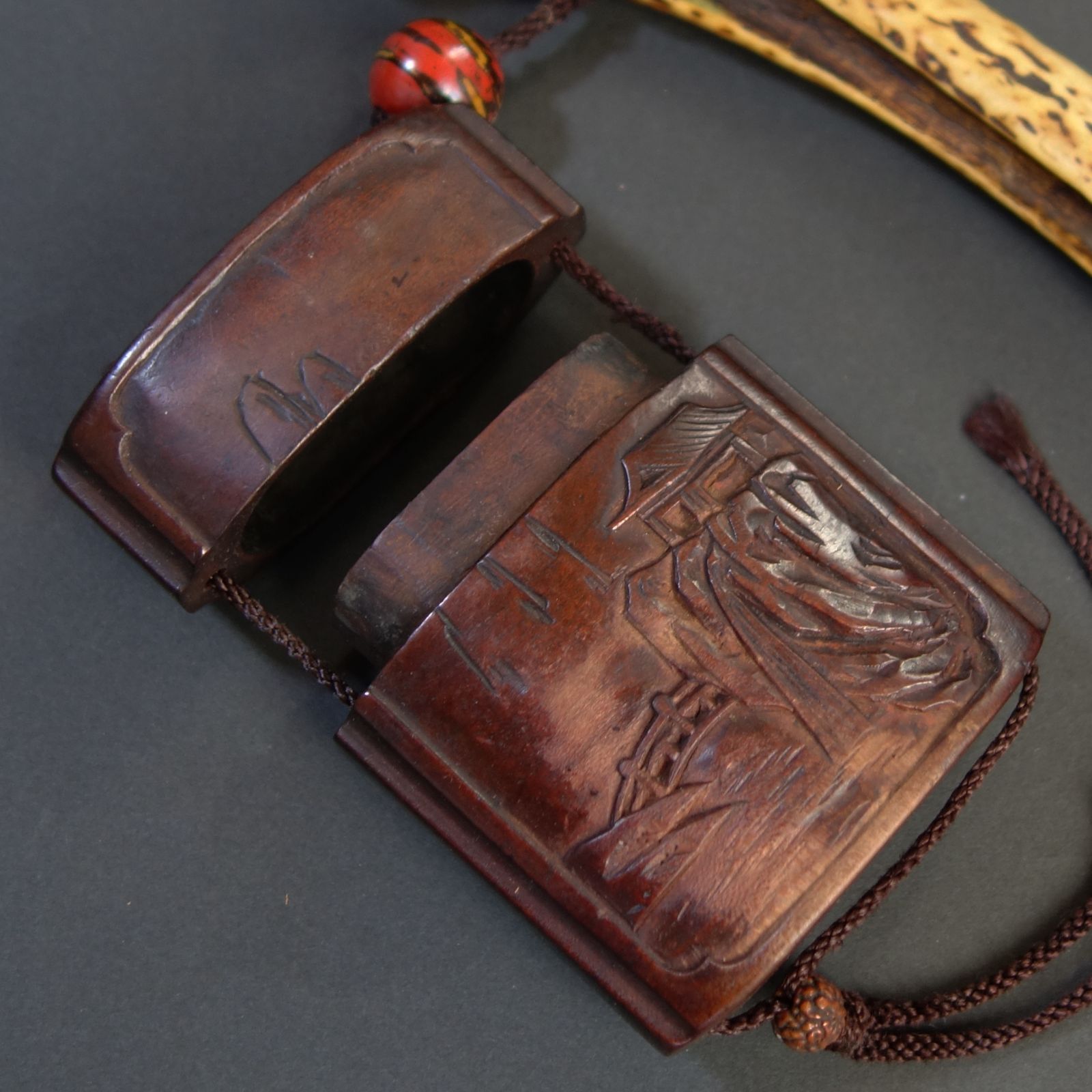 煙管筒 とんこつ 【 煙管筒 鹿角 ／ とんこつ (煙草入) 木製彫刻