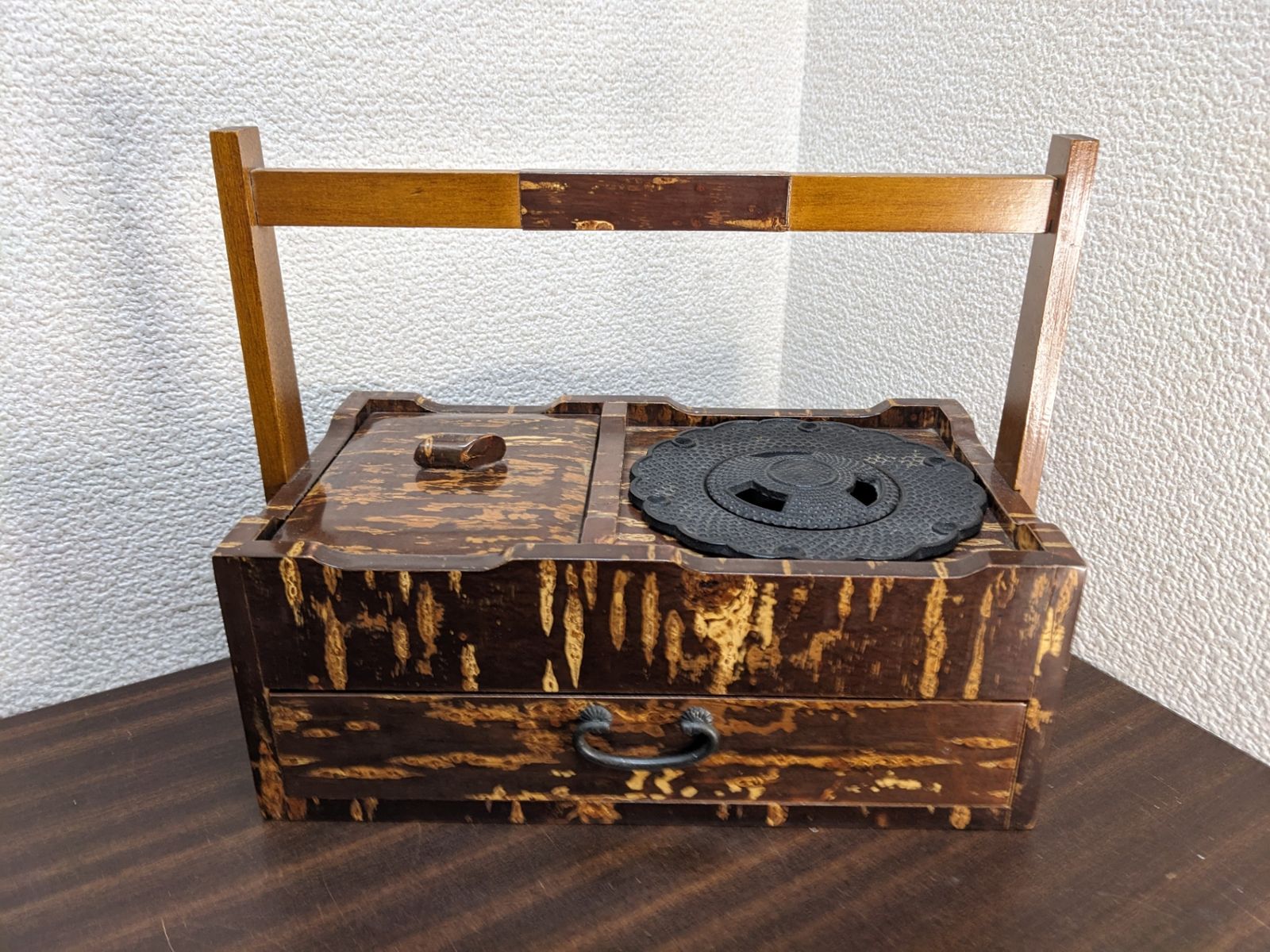 桜皮細工◎角館 秋銘製作所 工芸品 灰皿 煙草入れ 鉄器 - メルカリ