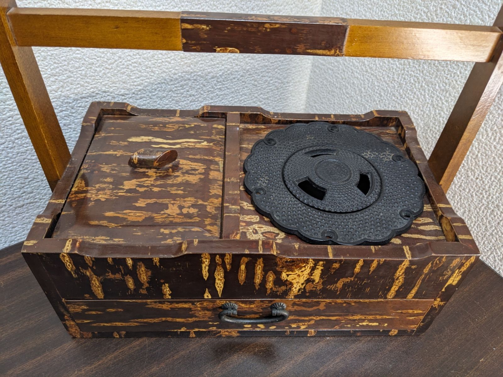 桜皮細工◎角館 秋銘製作所 工芸品 灰皿 煙草入れ 鉄器 - メルカリ
