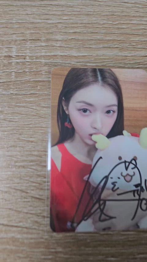 OH MY GIRL ユア ユシア ボーダーLINE ループトップ サイン トレカ - MAKESTAR