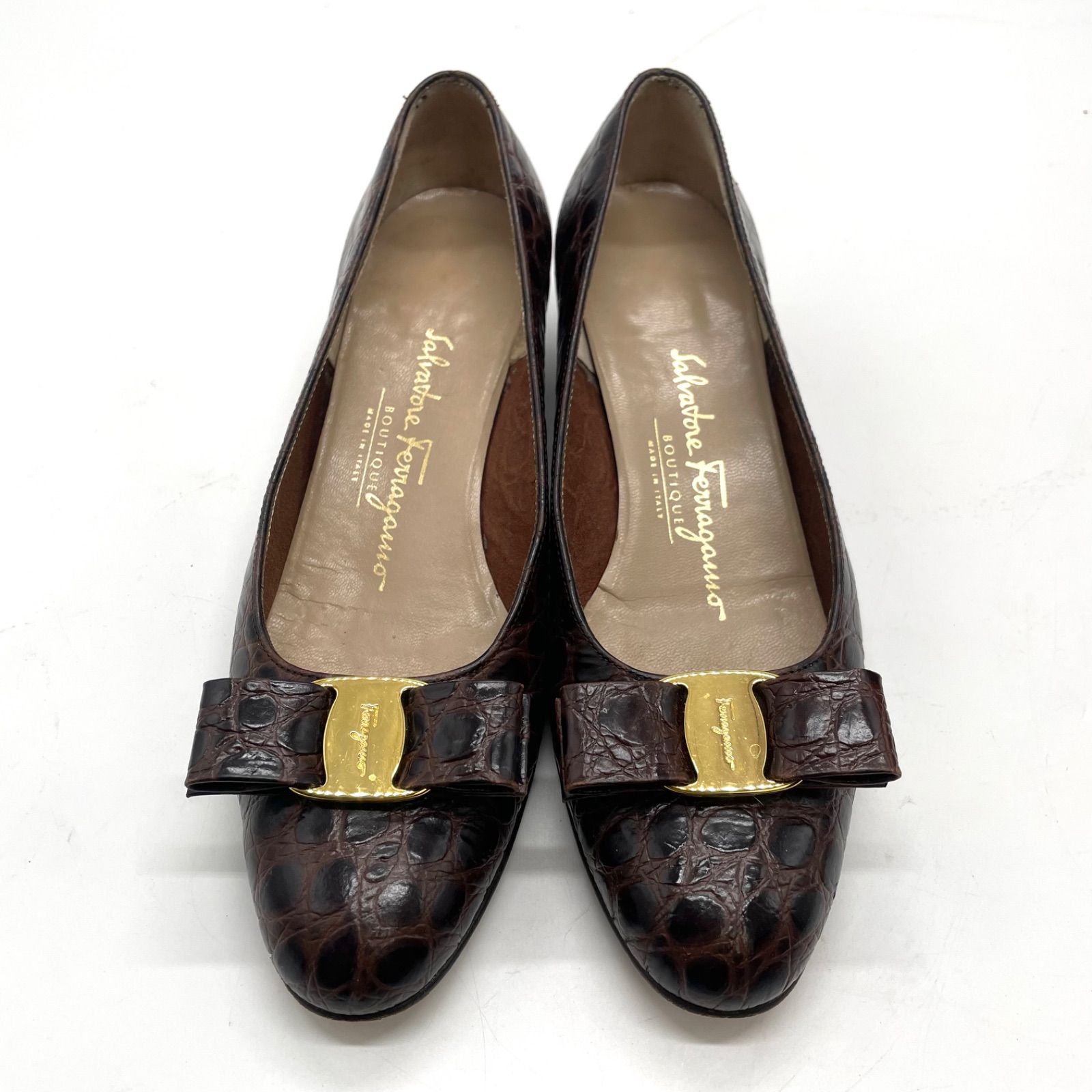 ✨新品✨ サルヴァトーレ フェラガモ ヴァラ　クロコ型押し レザー パンプス Salvatore Ferragamo サルヴァトーレ フェラガモ パンプス ヴァラ