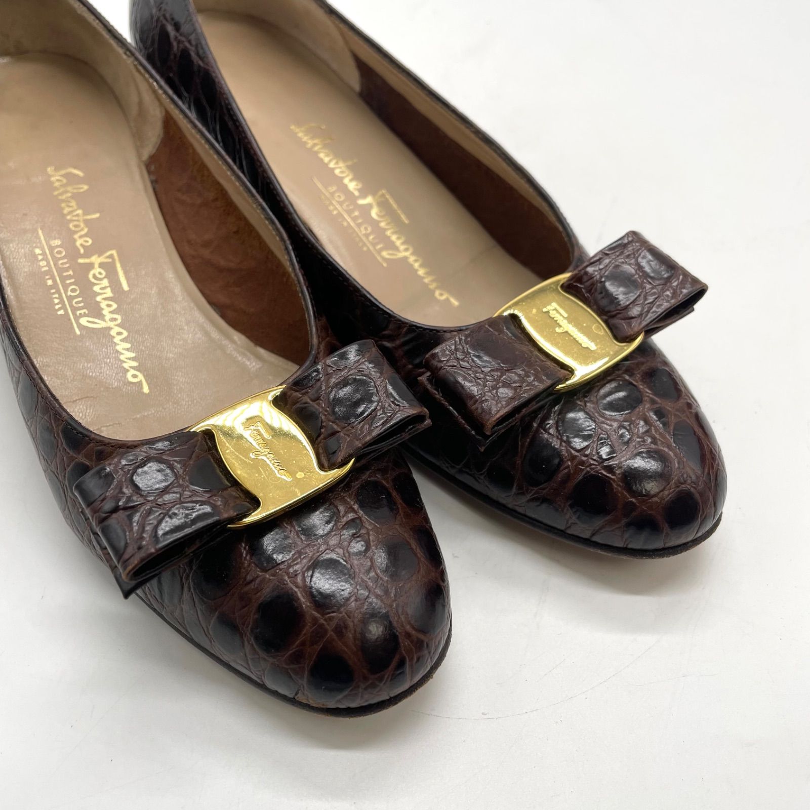 Salvatore Ferragamo サルヴァトーレ フェラガモ パンプス ヴァラ