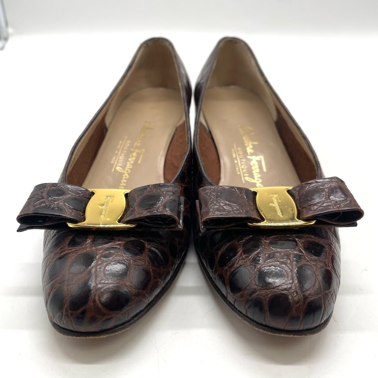 Salvatore Ferragamo サルヴァトーレ フェラガモ パンプス ヴァラ