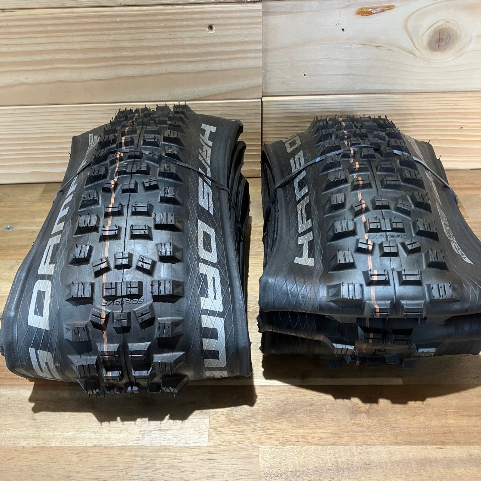 処分SALE】SCHWALBE Hans Dampf 27.5×2.35 ブラック 2本セット